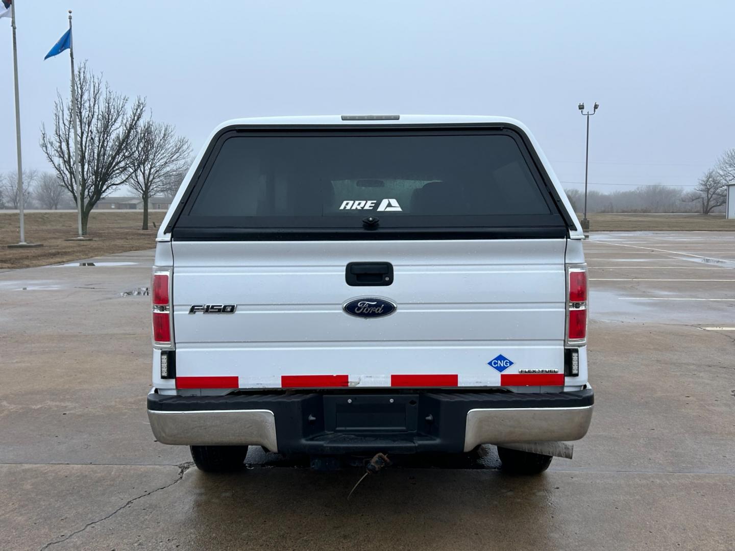 2014 White /Gray Ford F-150 (1FTEX1CM7EK) with an 3.7L V6 engine, 6-Speed Automatic transmission, located at 17760 Hwy 62, Morris, OK, 74445, (918) 733-4887, 35.609104, -95.877060 - Photo#5